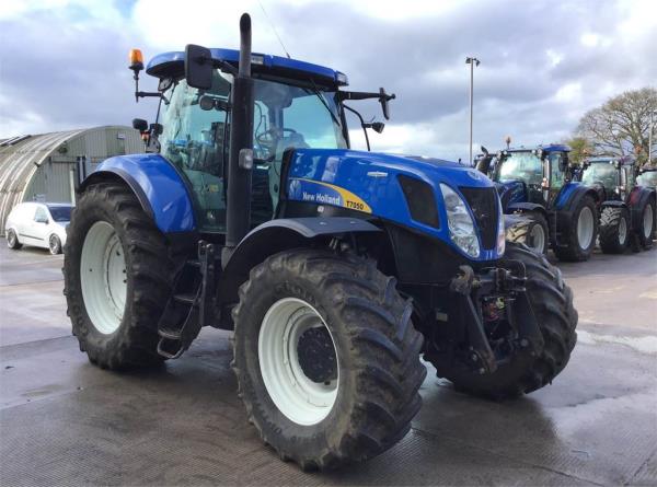 New Holland T7050 Tractor (ST4207)
