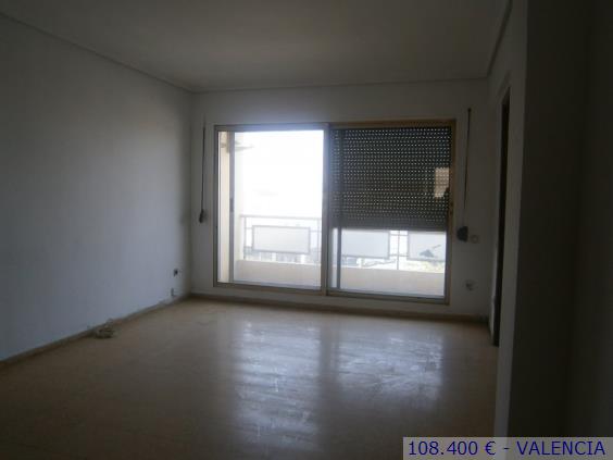 Vendo piso de 4 habitaciones en  Valencia Capital