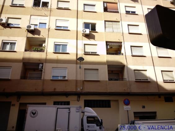 Vendo piso de 4 habitaciones en  Valencia Capital