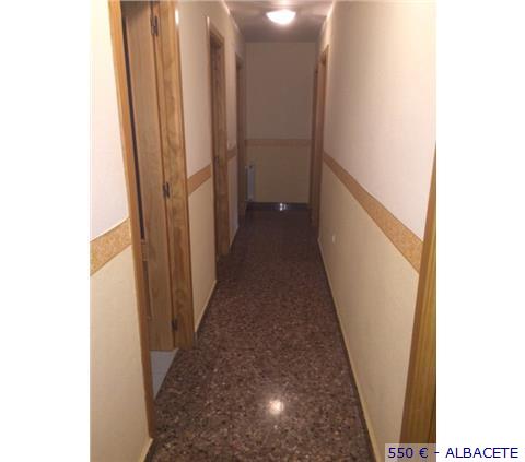 Piso en alquiler de 3 habitaciones en  Albacete Capital