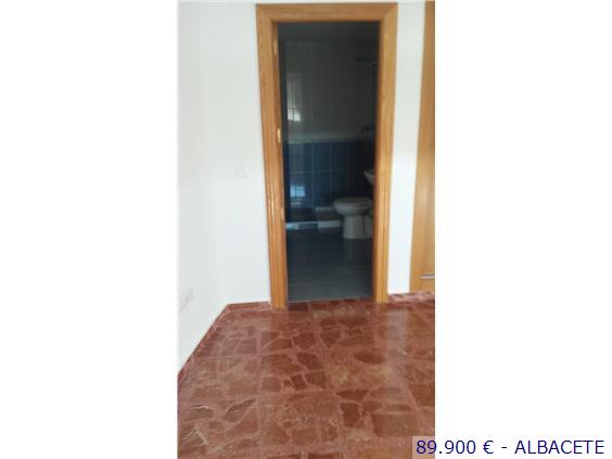 Se vende piso de 3 habitaciones en  Albacete Capital
