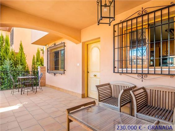 Se vende casa de 4 habitaciones en Ogíjares Granada