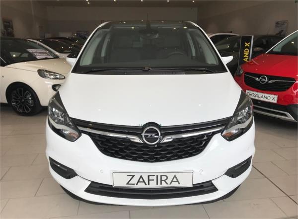 Opel zafira 5 puertas Gasolina del año 2018