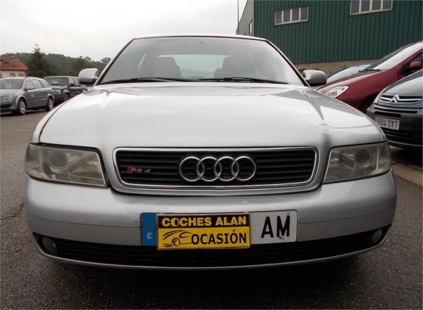Audi a4 4 puertas Gasolina del año 2000